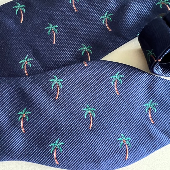 Tommy Hilfiger palm tree print bow tie - Picture 2 of 5